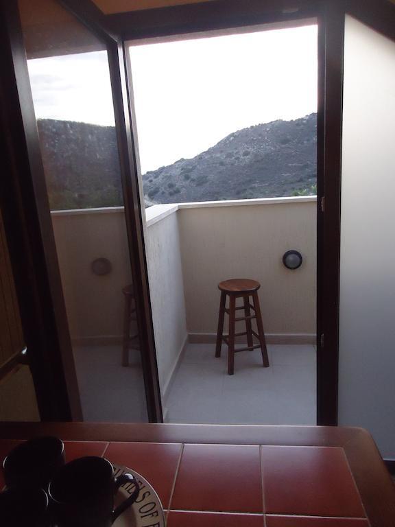 איוס אנטאנאסיוס Petralona Apartment מראה חיצוני תמונה